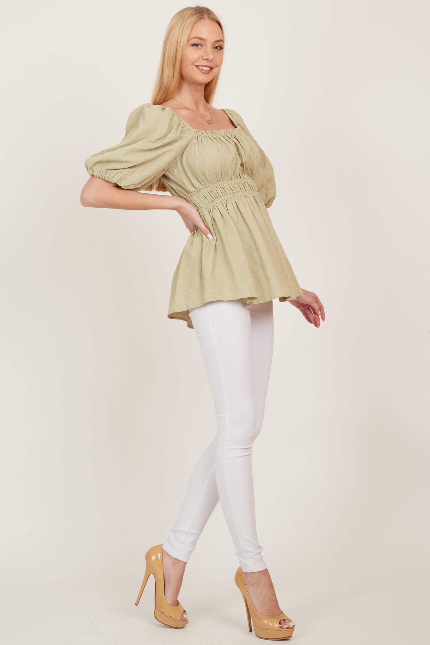 Voulume sleeves textured top